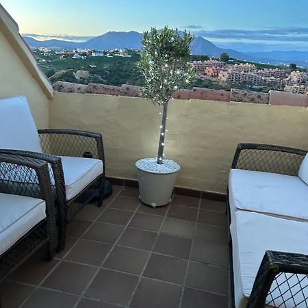 2 Bed Penthouse Apartment Manilva Exterior foto