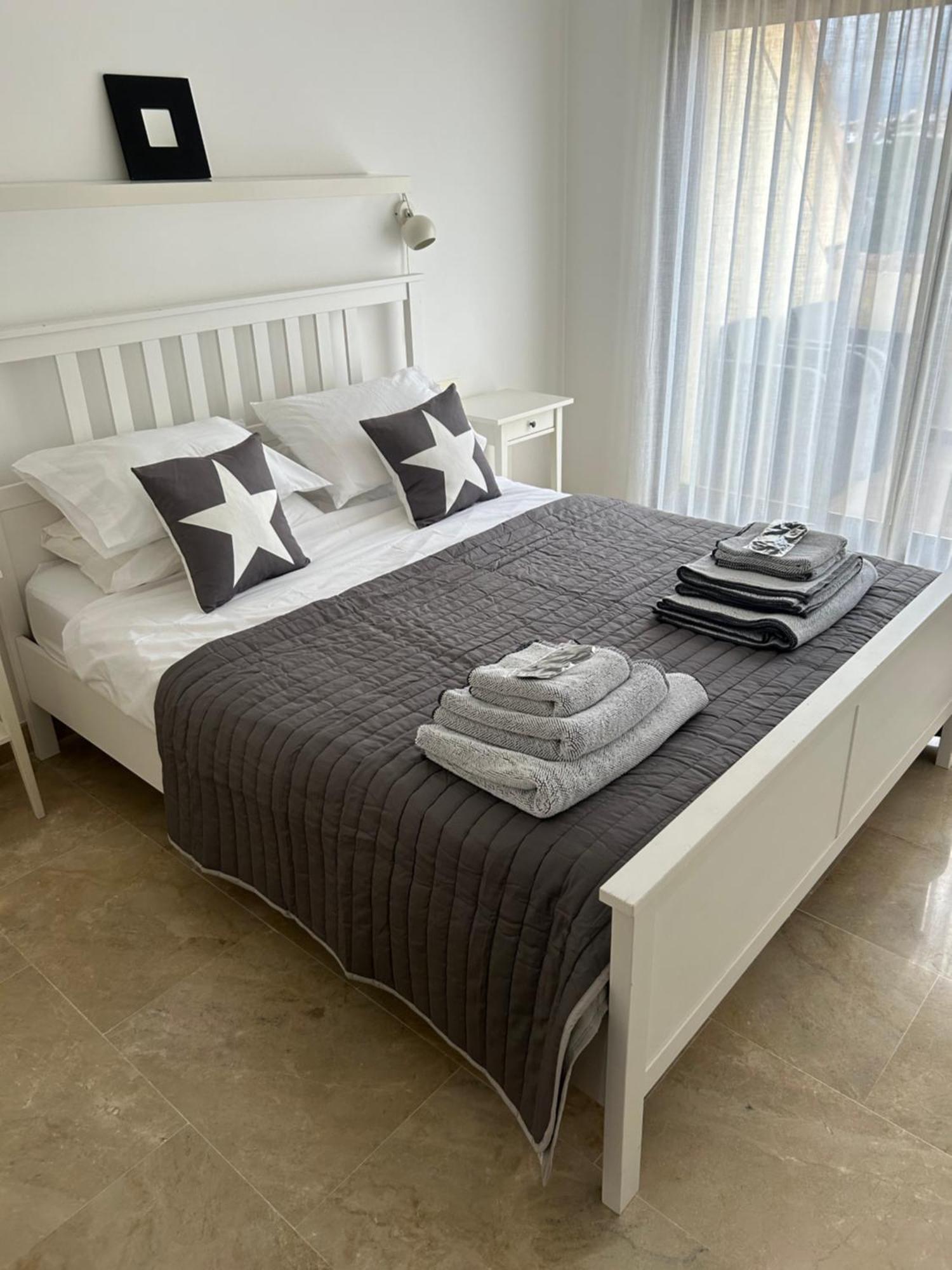 2 Bed Penthouse Apartment Manilva Exterior foto